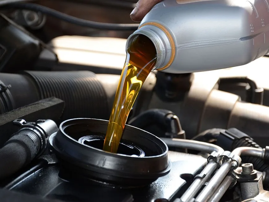 Servis sahasında periyodik bakım yapılan araç