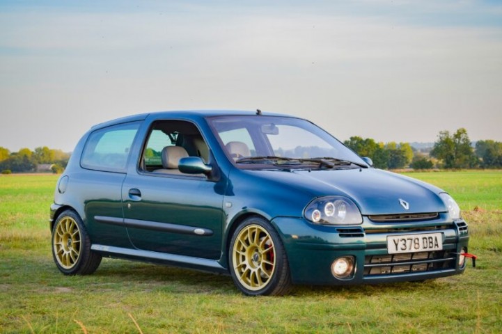 Renault Clio Clio 2  2001  2005 Chip Tuning V6 3.0 Ph1 230hp